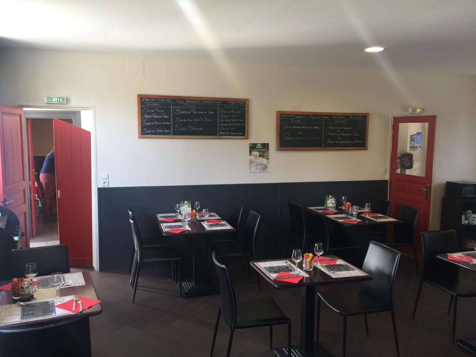 Tinchebray-Bocage Au Pere Tranquille酒店 外观 照片