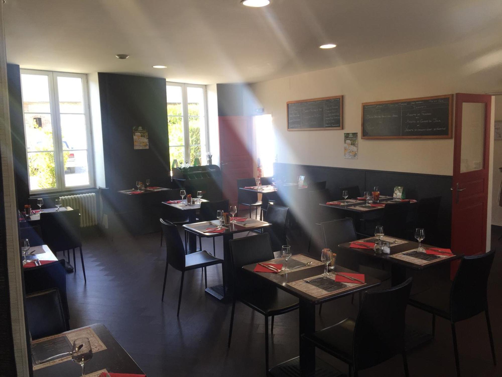 Tinchebray-Bocage Au Pere Tranquille酒店 外观 照片
